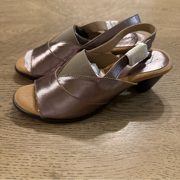 Trotters Womens Mavis Silver Heel Sandals 8M - Picture 4 of 5